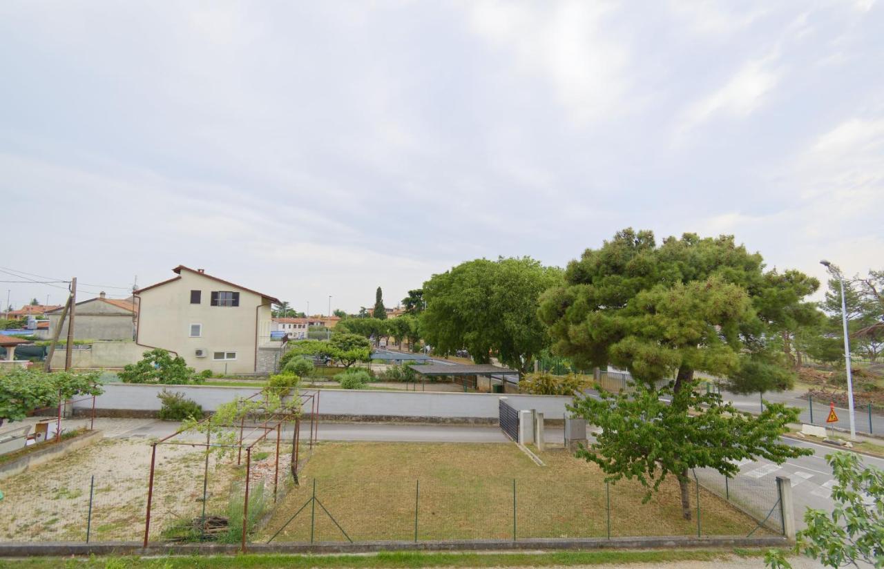 Apartment Patrik By Rent Istria Umago Exterior foto
