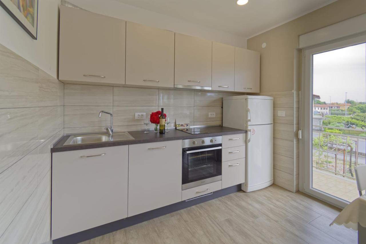 Apartment Patrik By Rent Istria Umago Exterior foto