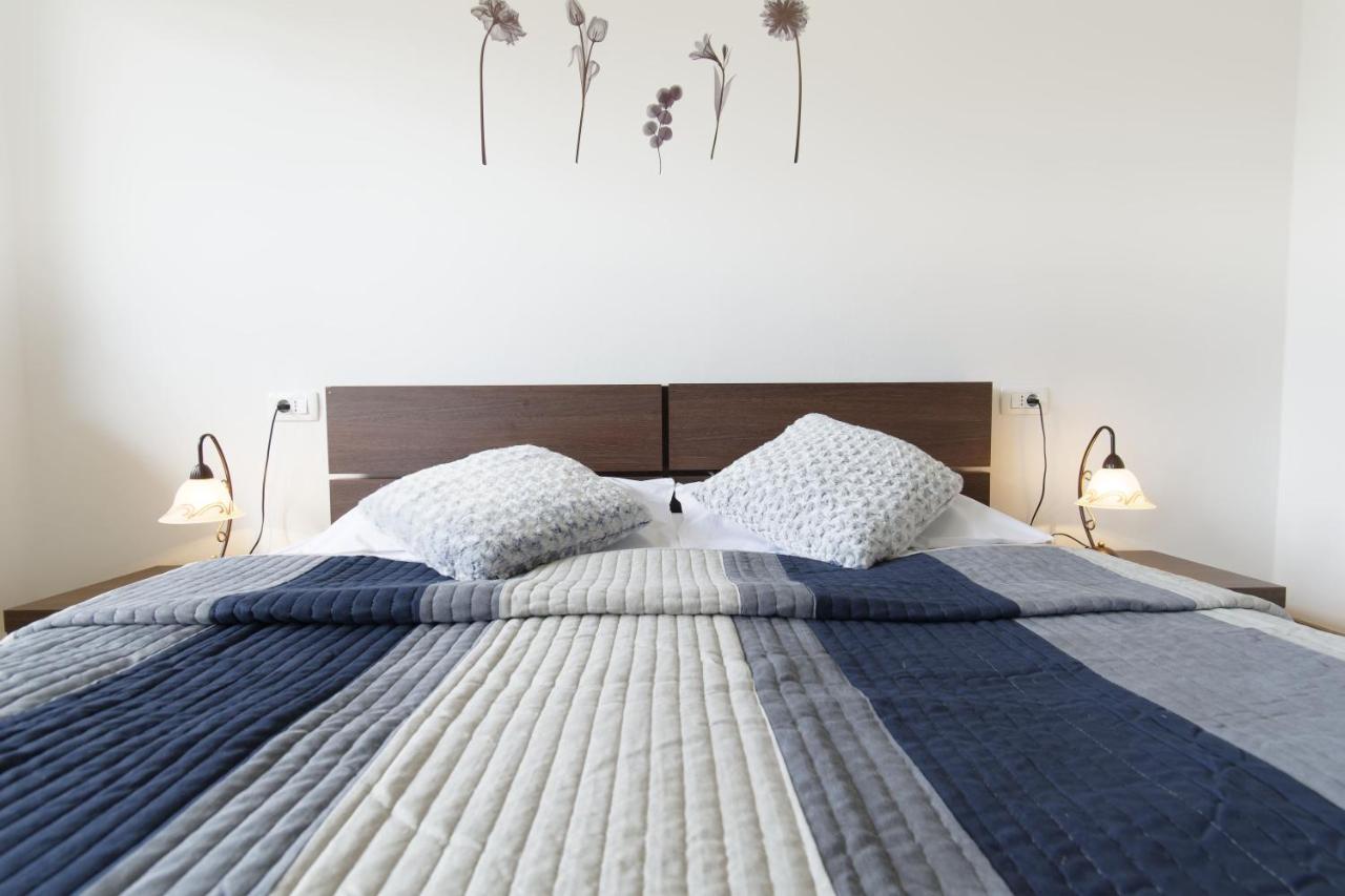 Apartment Patrik By Rent Istria Umago Exterior foto