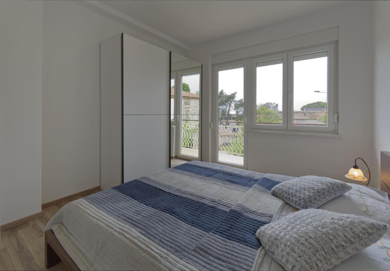 Apartment Patrik By Rent Istria Umago Exterior foto