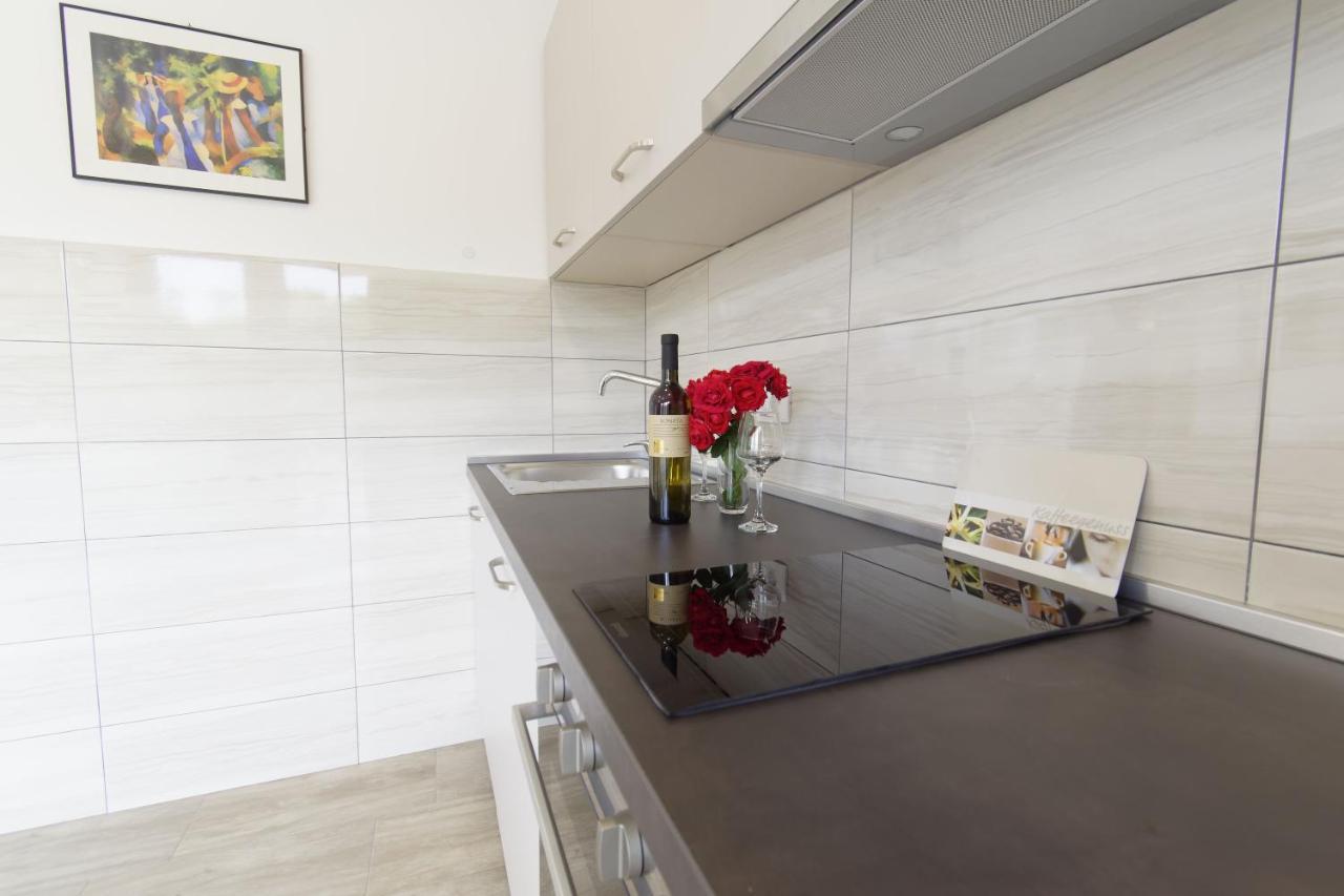 Apartment Patrik By Rent Istria Umago Exterior foto