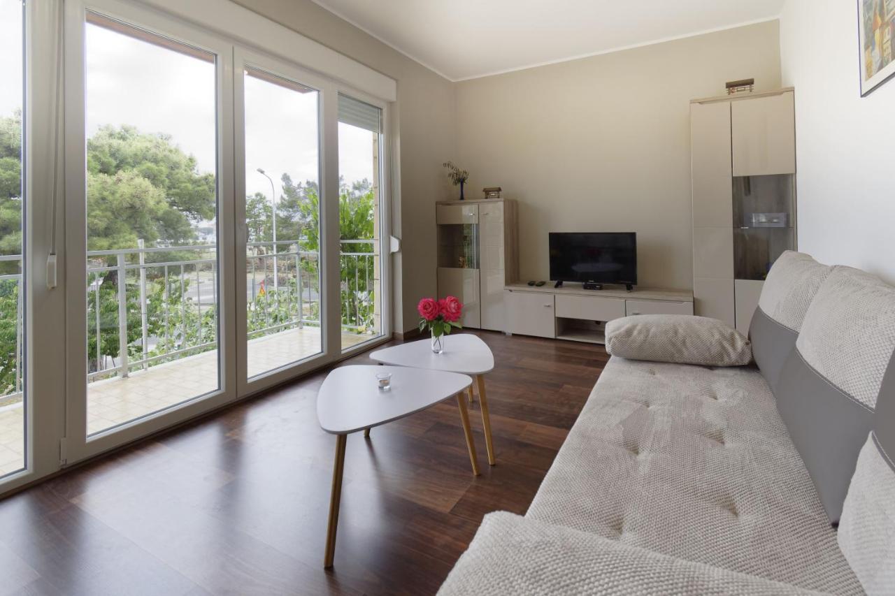 Apartment Patrik By Rent Istria Umago Exterior foto